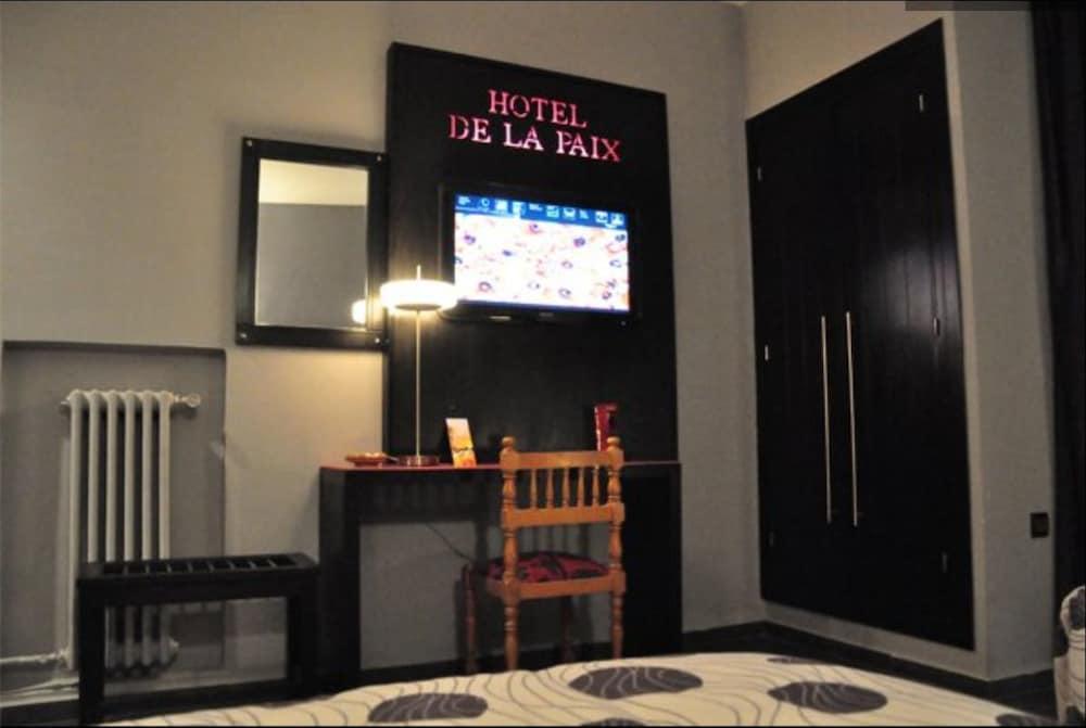 Hotel De La Paix Фес Екстериор снимка
